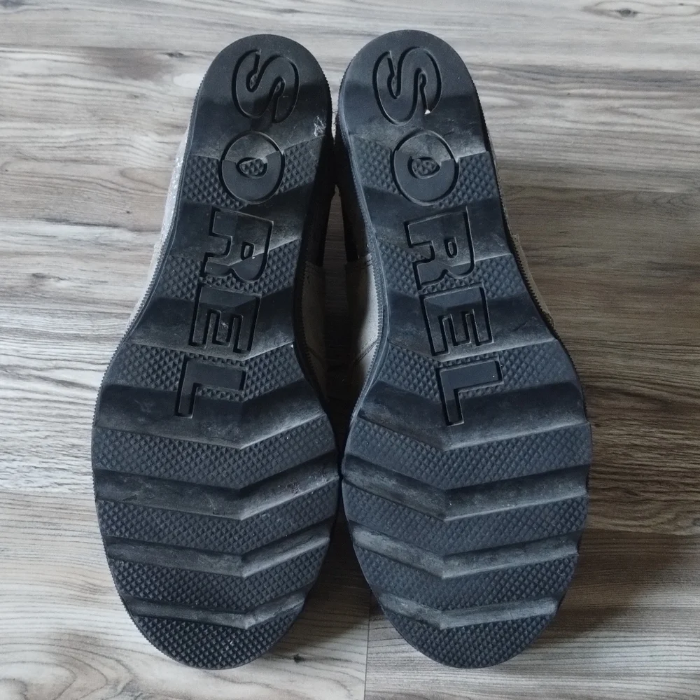 Sorel Joan of Arctic Chelsea Hidden Wedge Booties Girls Size 5